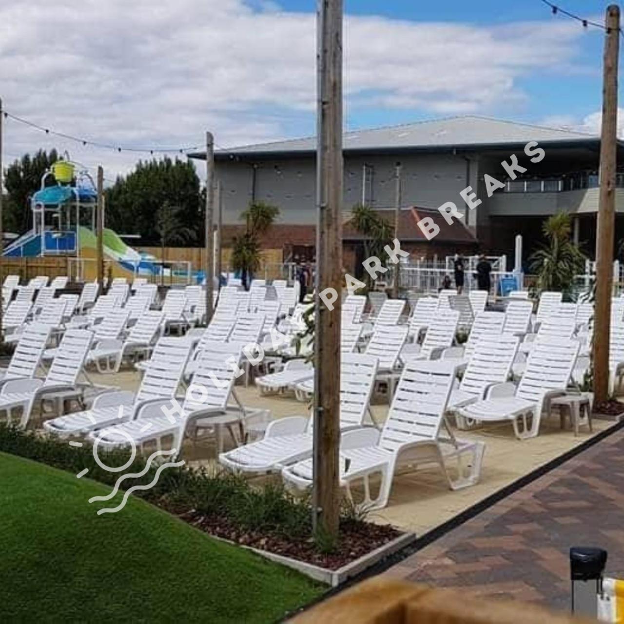 Bronze 2 Bed Villa Selsey Bagian luar foto